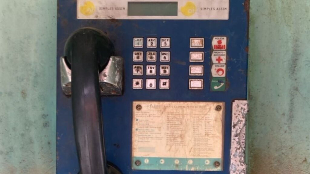 Fim dos orelhões: telefones públicos começam a desaparecer das cidades
