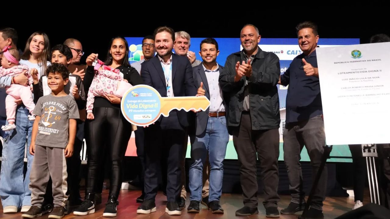 Prefeitura de Guarapuava entrega 99 casas do Programa Vida Digna II