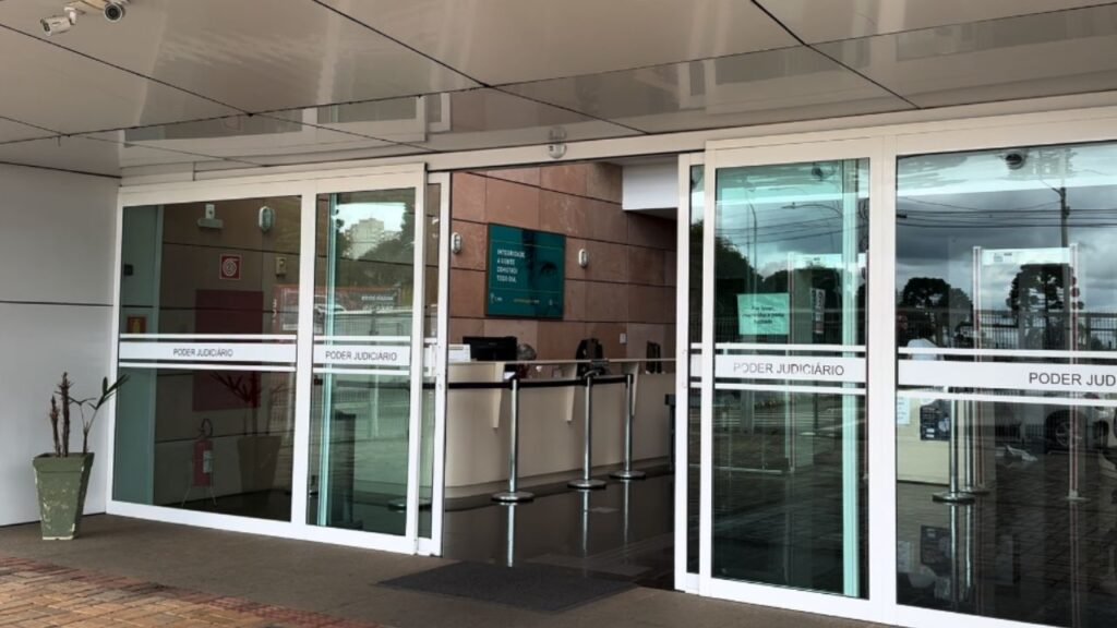 Fotos de Gustavo Mendes Scheller e Nery Scheller divulgadas pela Polícia Civil no caso da morte de Diego Lenon em Guarapuava