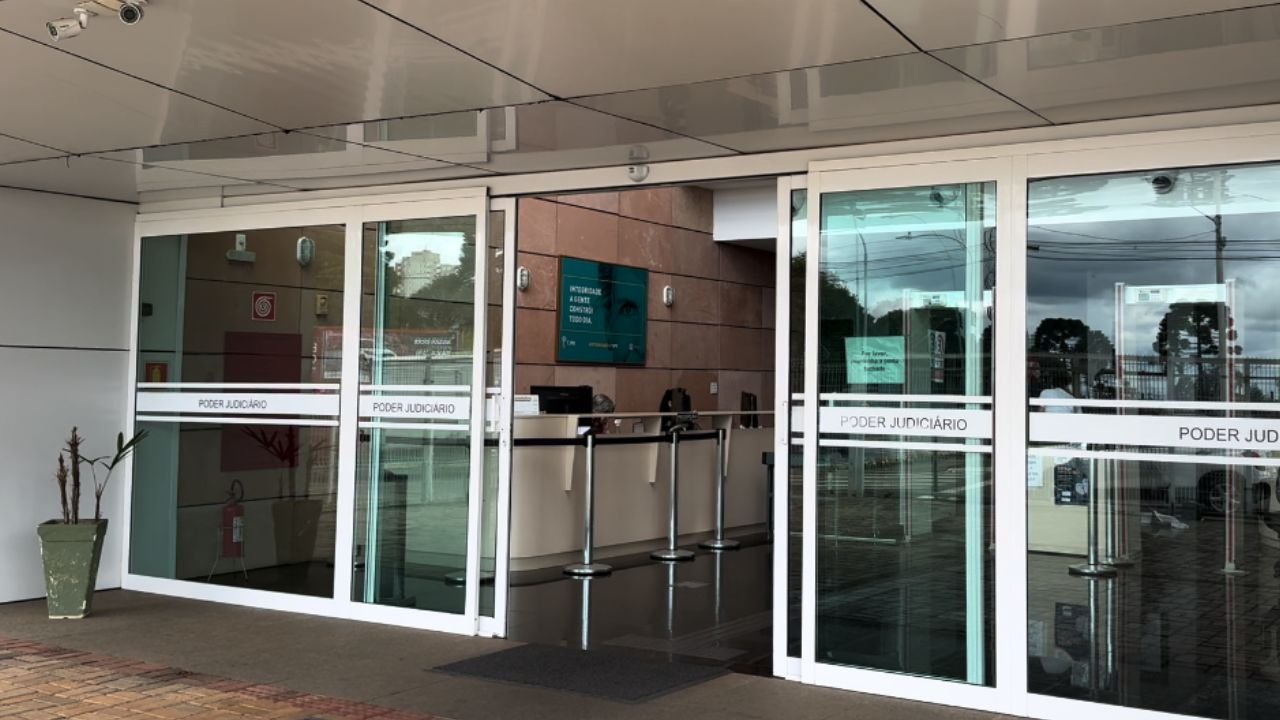 Fotos de Gustavo Mendes Scheller e Nery Scheller divulgadas pela Polícia Civil no caso da morte de Diego Lenon em Guarapuava