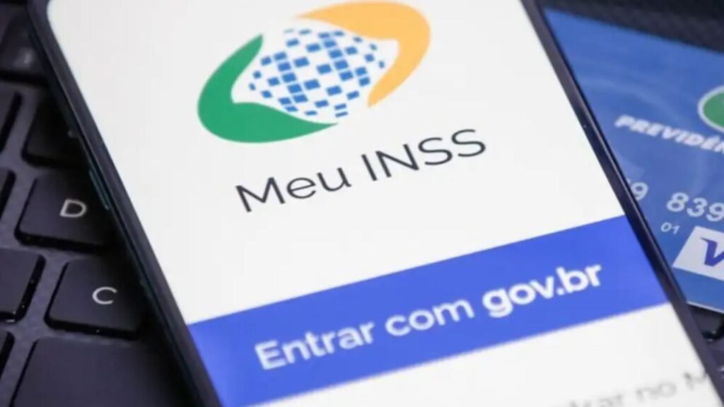 Agências do INSS no Paraná permanecem fechadas até segunda-feira por manutenção programada nos sistemas.