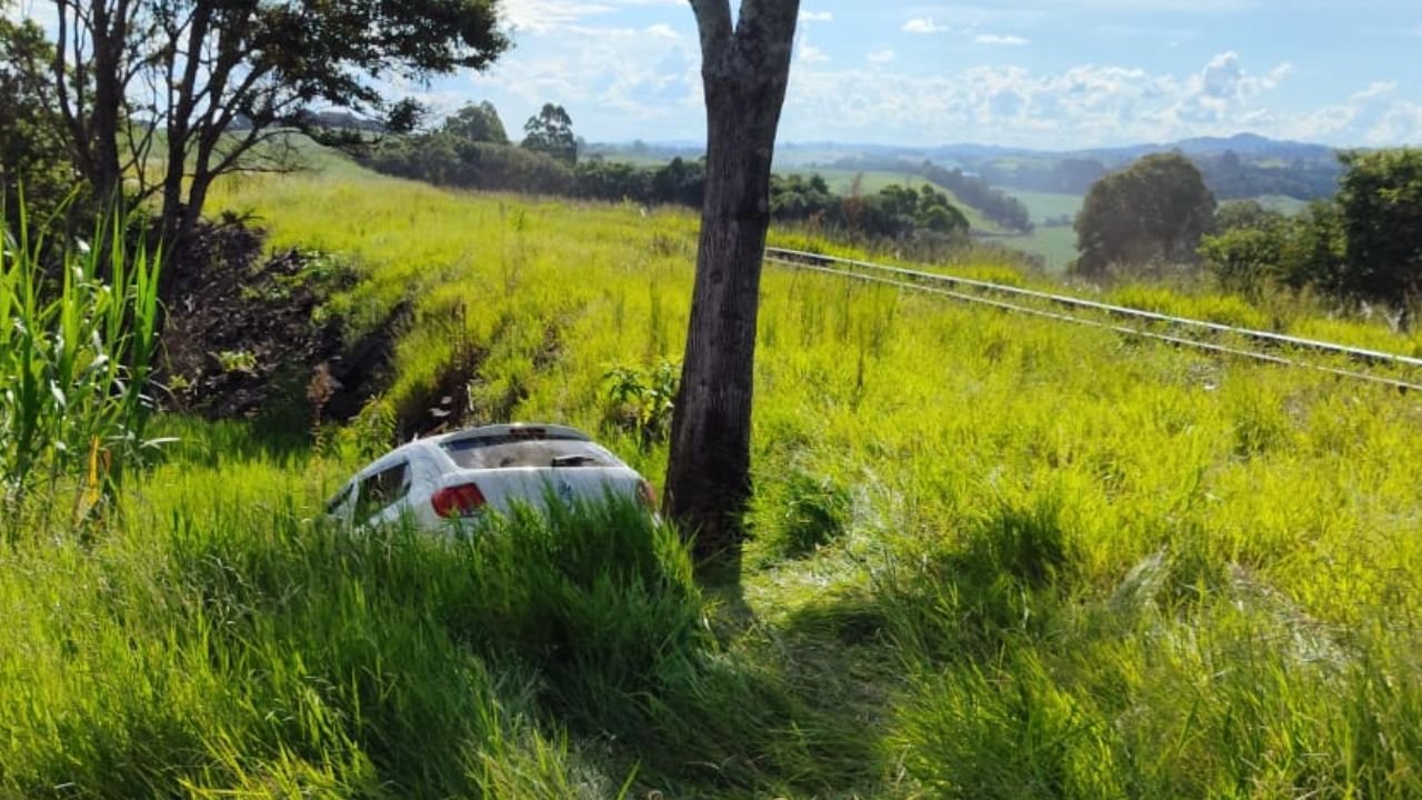 Local do acidente entre carro e trem na zona rural de Nova Laranjeiras