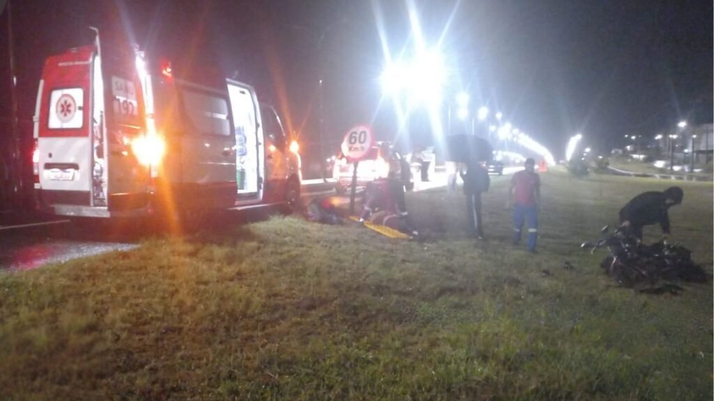 Acidente entre moto e carro deixa motociclista gravemente ferido na PRC-466 em Guarapuava