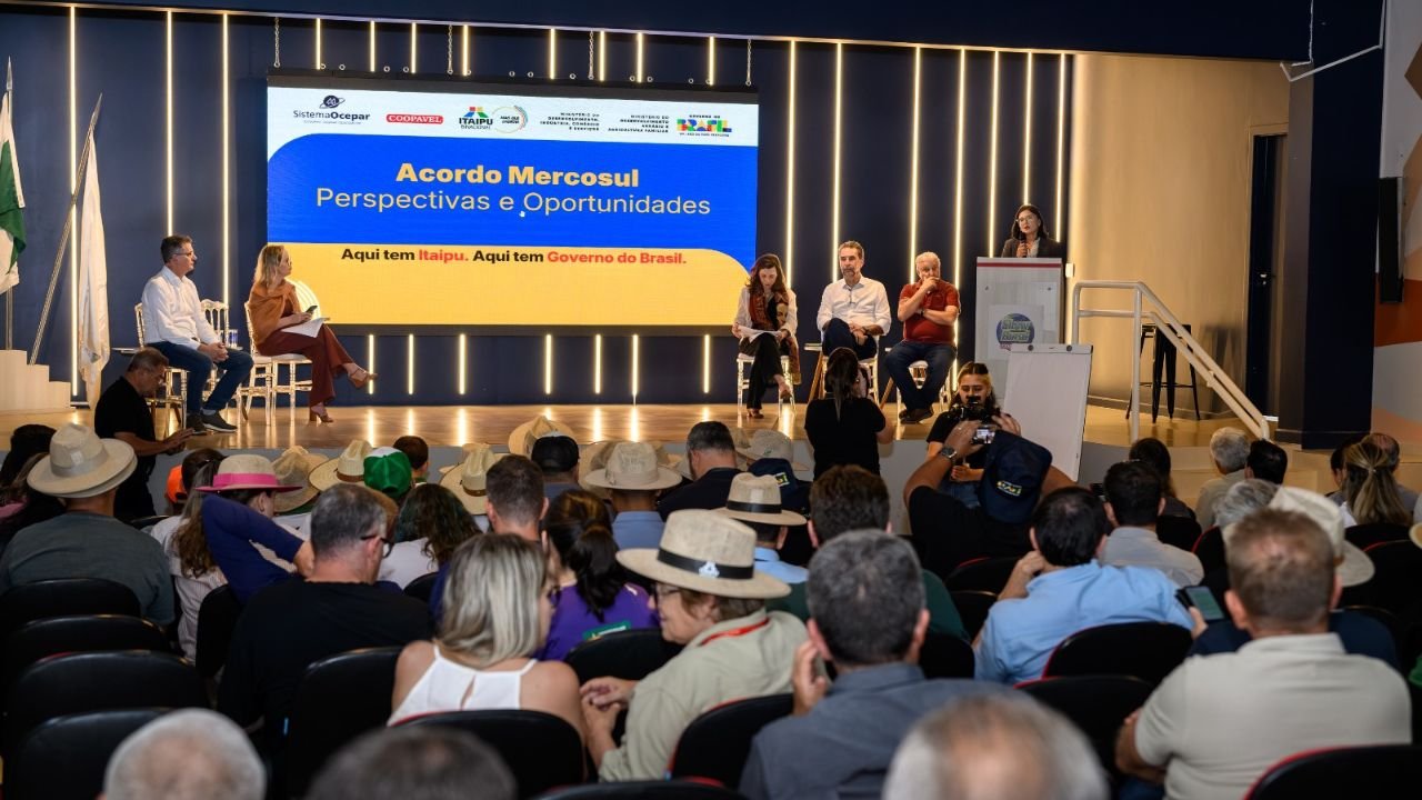 Autoridades e lideranças do agronegócio participam de painel sobre o acordo Mercosul-União Europeia no Show Rural Coopavel.