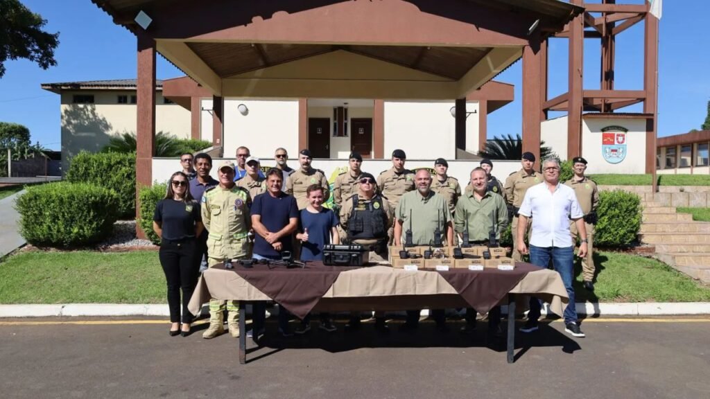 16º Batalhão da PM de Guarapuava recebe drone, viatura para operações com cães e 140 computadores em investimento superior a R$ 1,5 milhão.