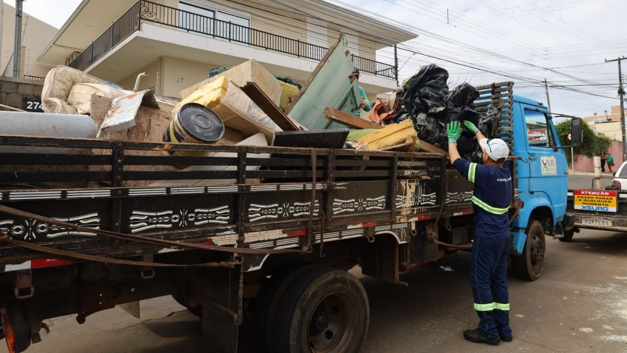 Ação Cata-Treco recolhe mais de 7 toneladas de resíduos no bairro Santa Cruz, em Guarapuava