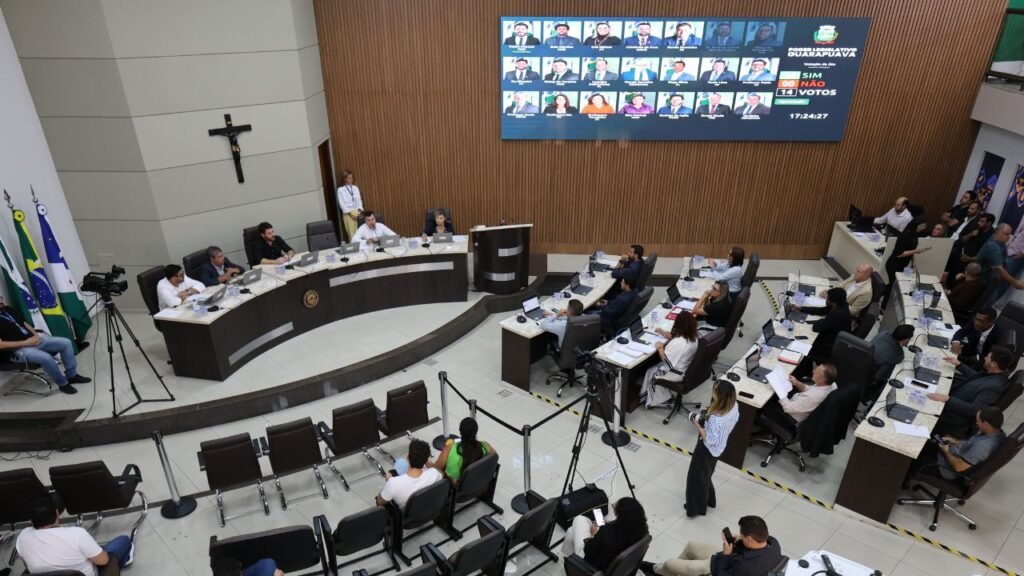 Sessão da Câmara de Guarapuava que adiou a votação do projeto de criação da Guarda Municipal
