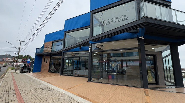 Nova sede da Secretaria de Inovação de Guarapuava, com estrutura de coworking e laboratórios tecnológicos