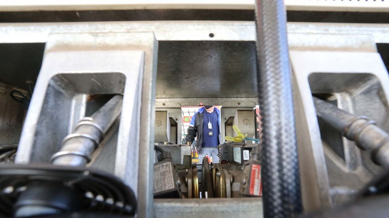 Paraná vai reduzir carga tributária do diesel para tentar conter alta nos preços do combustív