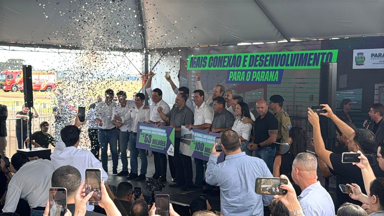 Governador Ratinho Junior durante anúncio de investimentos no aeroporto de Guarapuava e obras na região