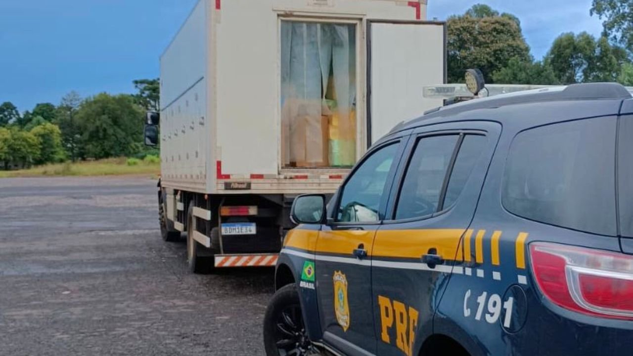 Polícia Rodoviária Federal apreende celulares contrabandeados escondidos em carga de sorvete na BR-277