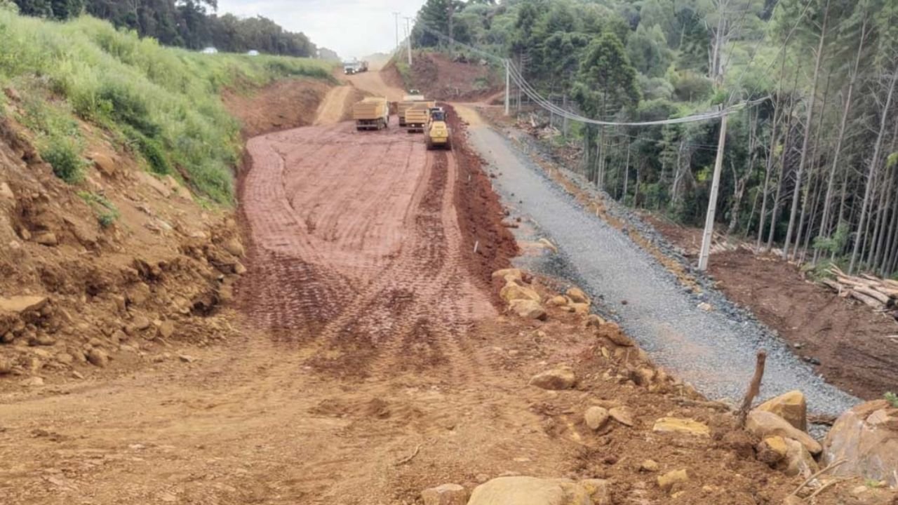 Rodovia PRC-466 passa por obras de duplicação entre Turvo e Guarapuava