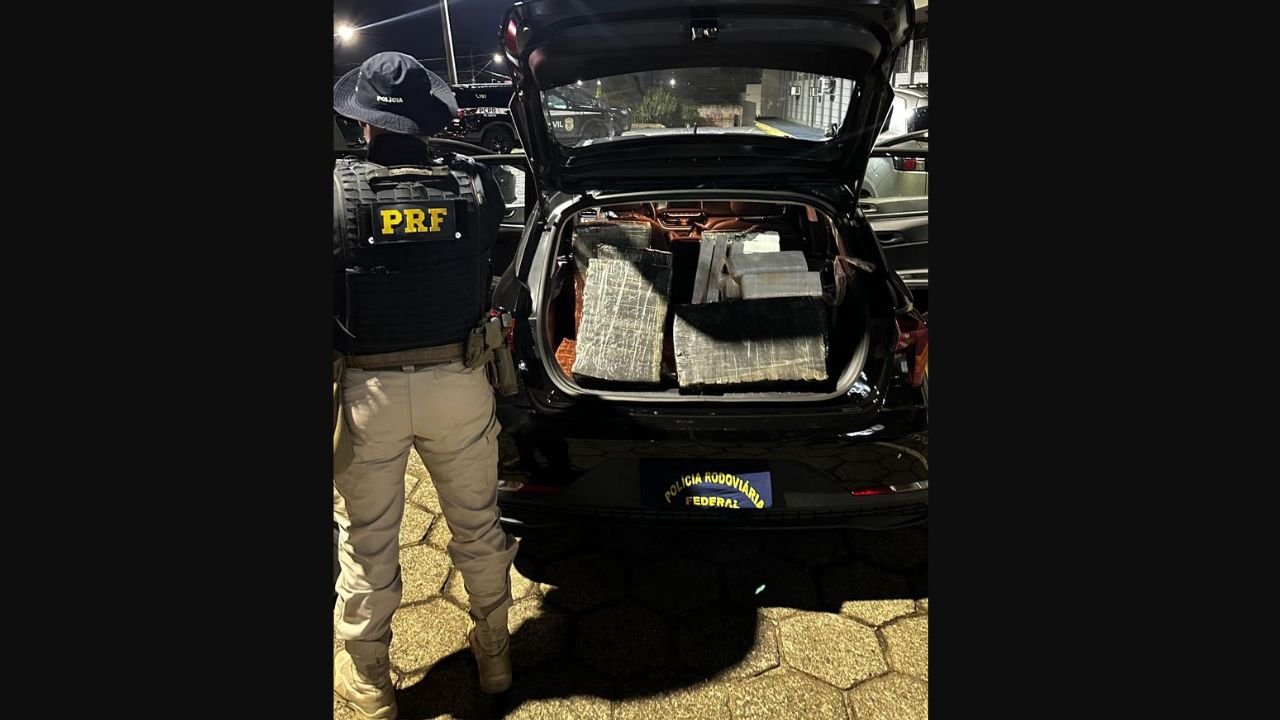 PRF apreende maconha na BR-277 em Guarapuava
