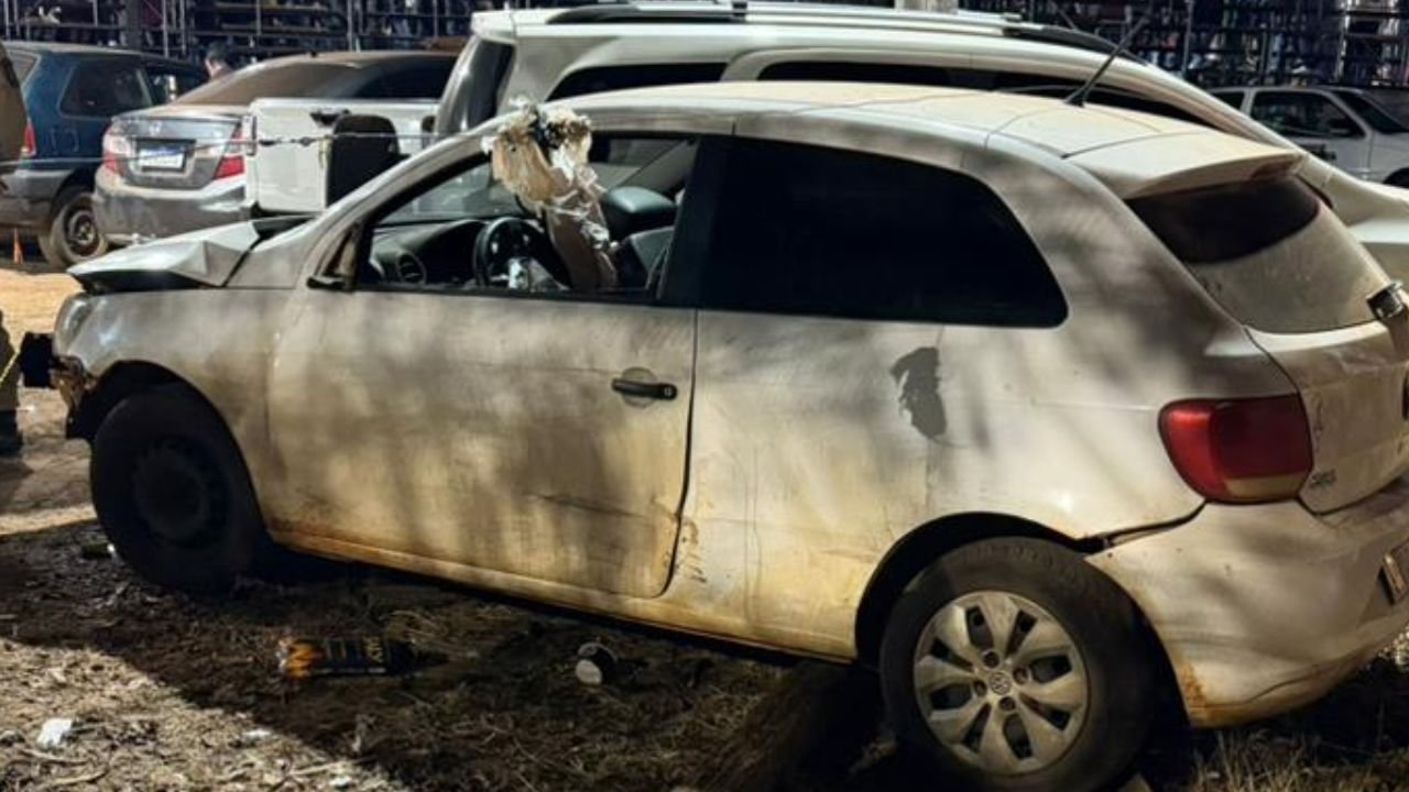 Jovem de 21 anos foi preso após atropelar intencionalmente dois seguranças durante uma festa; vítimas ficaram feridas