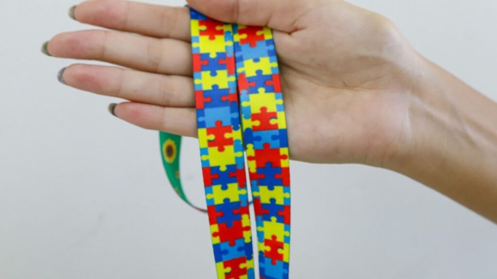 Bombeiros do Paraná participam de treinamento para atendimento a pessoas com autismo em ocorrências