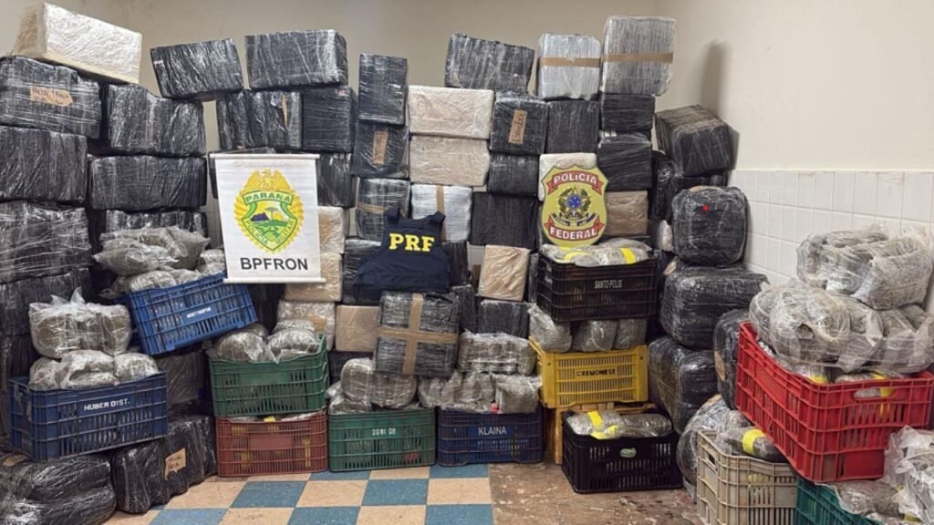 caminhão apreendido com grande quantidade de maconha na BR-277 em Guarapuava