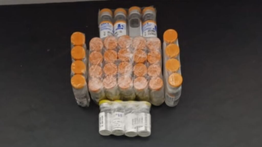 Medicamento foi encontrado escondido dentro de banco de ônibus durante abordagem em Laranjeiras do Sul.