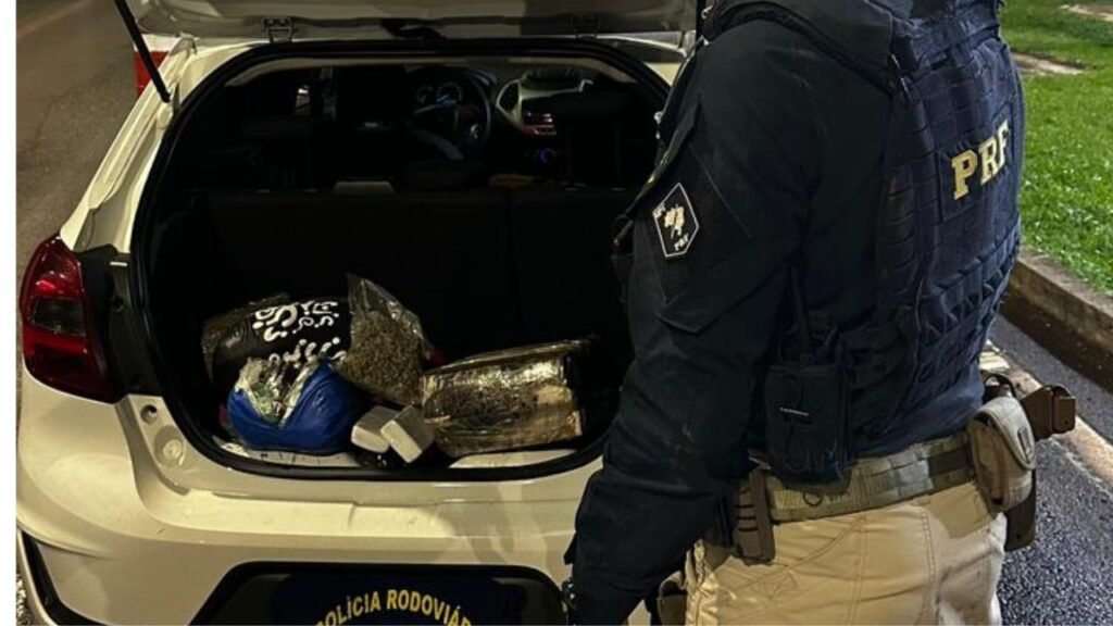 PRF apreende quase 90 kg de drogas na BR-277, em Guarapuava