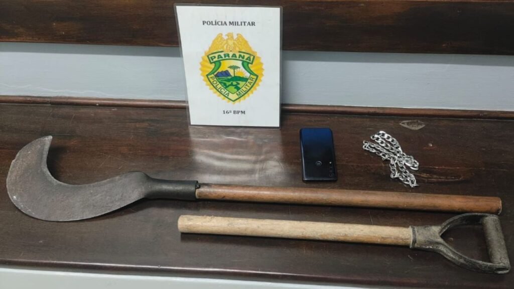 Materiais apreendidos pela Polícia Militar durante a ocorrência de cárcere privado e tortura em Guarapuava. Foto: Divulgação/PM.