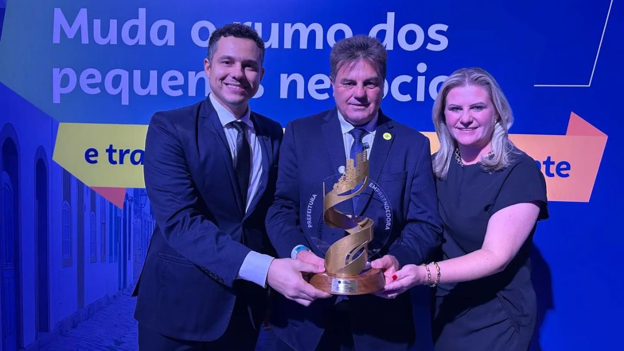 Guarapuava conquistou o prêmio nacional do Sebrae na categoria Empreendedorismo na Escola durante cerimônia realizada em Brasília. Foto: Prefeitura de Guarapuava