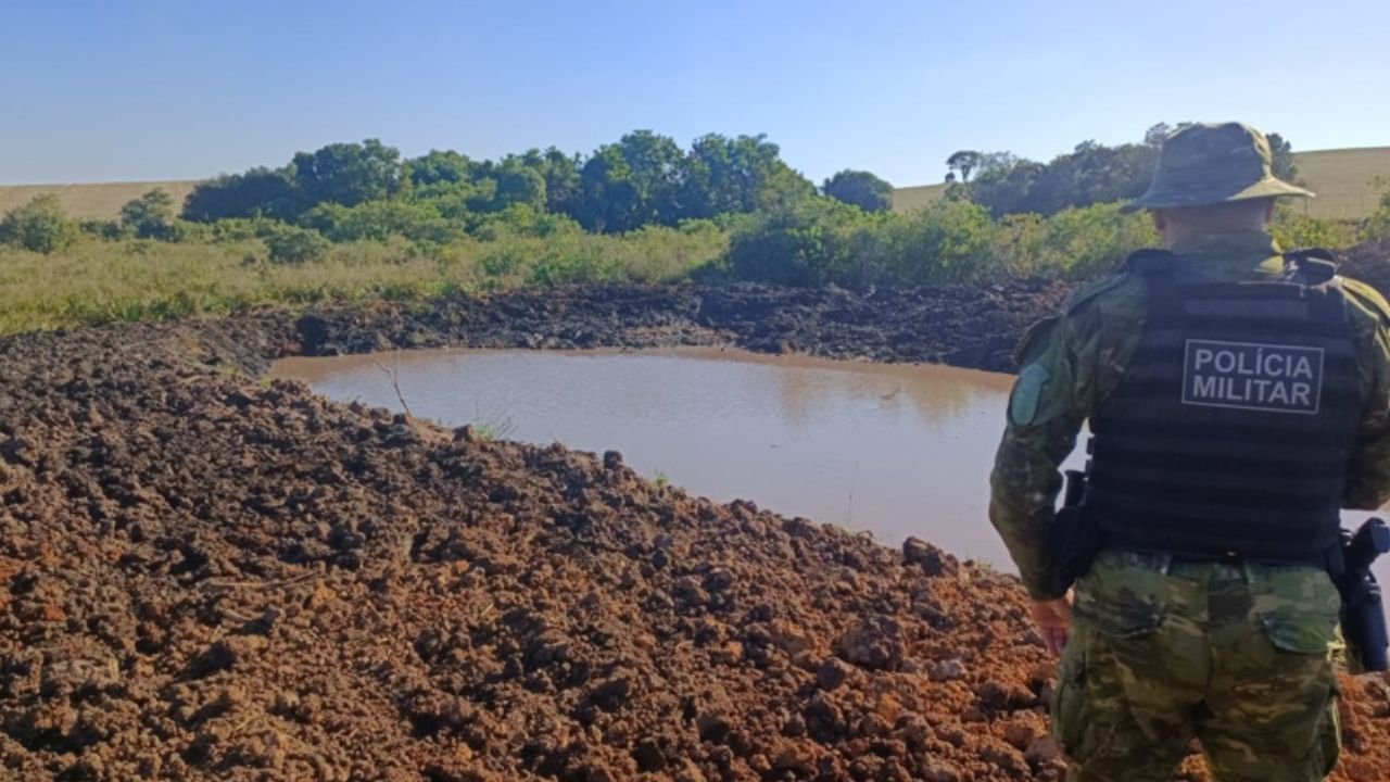 Fiscalizações da Polícia Ambiental identificaram irregularidades ambientais em áreas de Bituruna e Irati. Fotos: Divulgação/ Polícia Ambiental