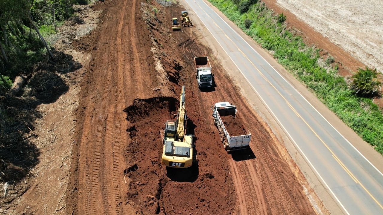 Trecho da PRC-466 entre Pitanga e Turvo será interditado nesta quarta-feira (13) para nova detonação de rochas durante as obras de duplicação da rodovia. Foto: Divulgação/DER-PR.