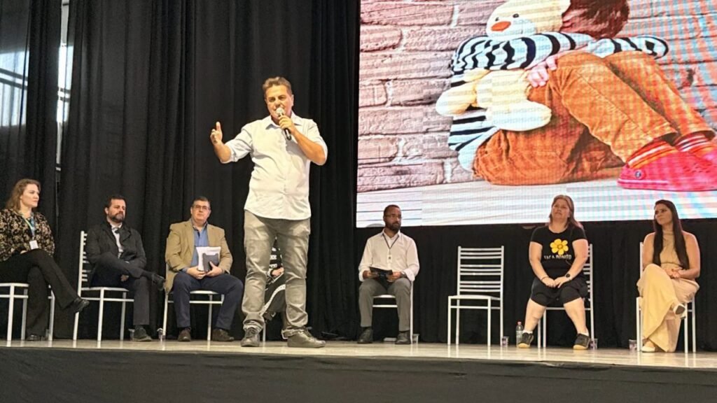 Profissionais participam de encontro da Rede de Proteção à Criança e ao Adolescente em Guarapuava