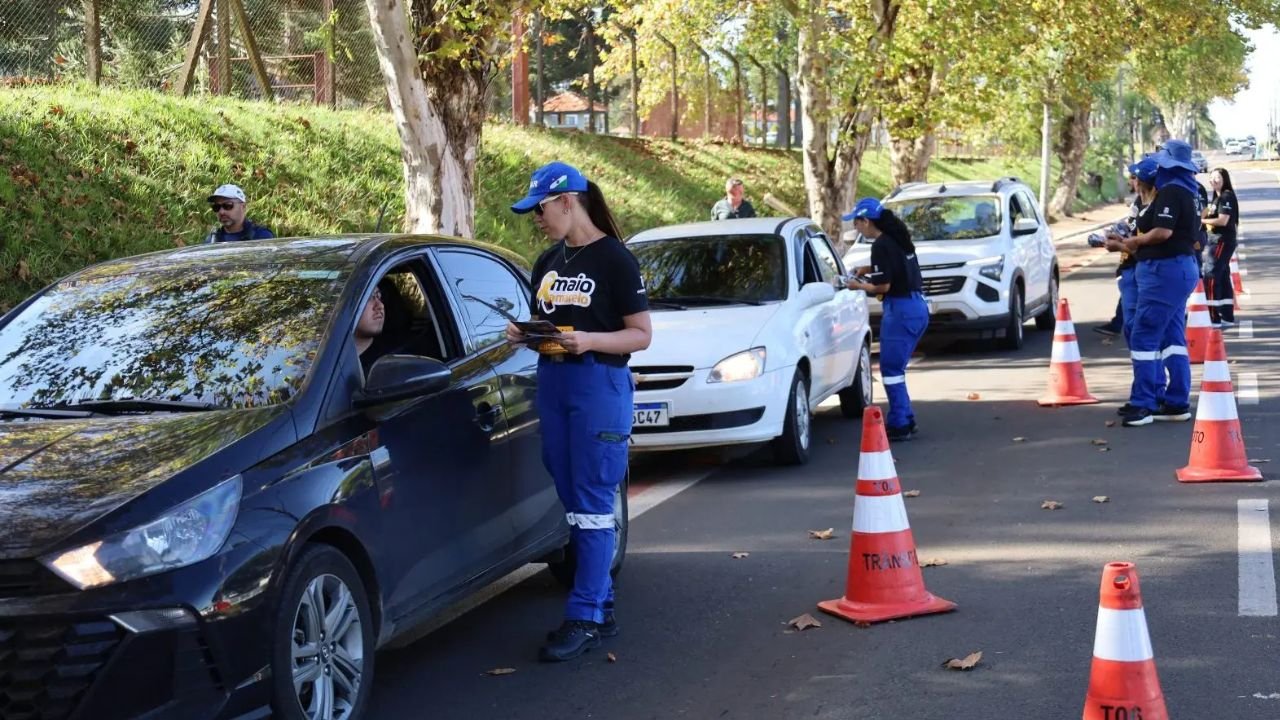 Blitz educativa do Maio Amarelo realizada em Guarapuava