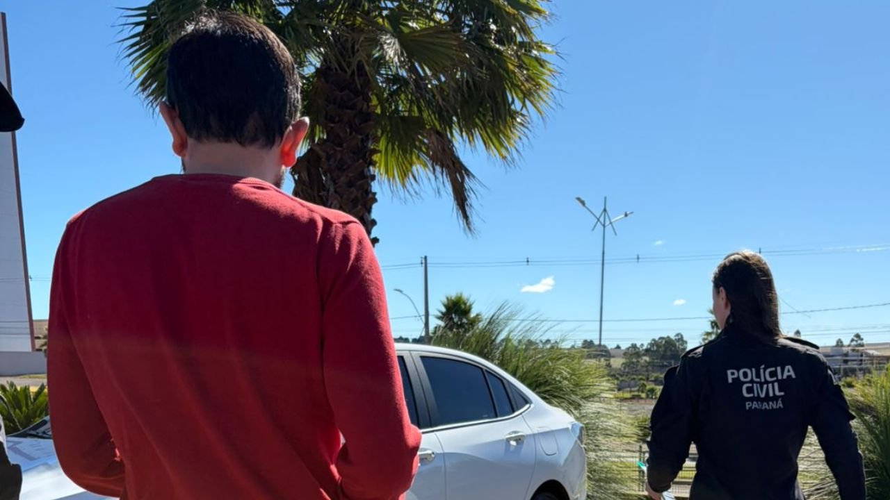 Polícia Civil cumpre mandado contra advogado investigado em Guarapuava. Ele não teve o nome divulgado oficialmente. Foto: Divulgação/ PCPR