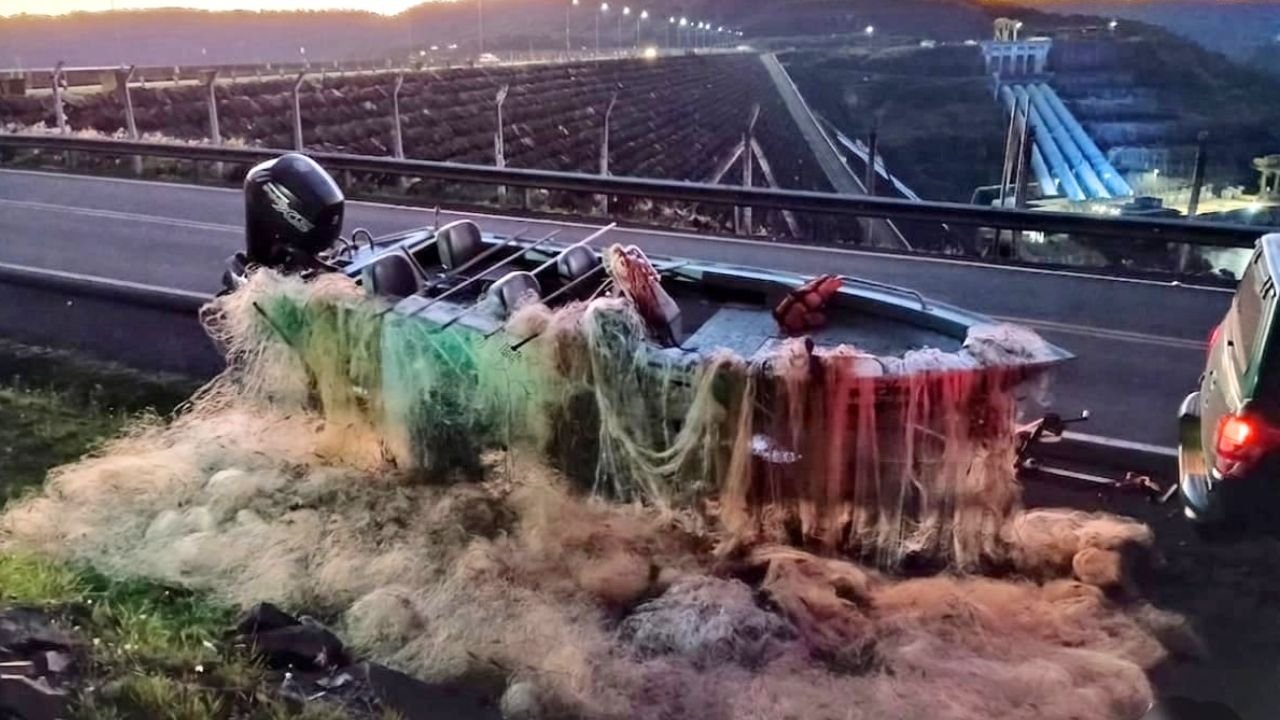 Polícia Ambiental apreende redes de pesca irregular no Rio Iguaçu