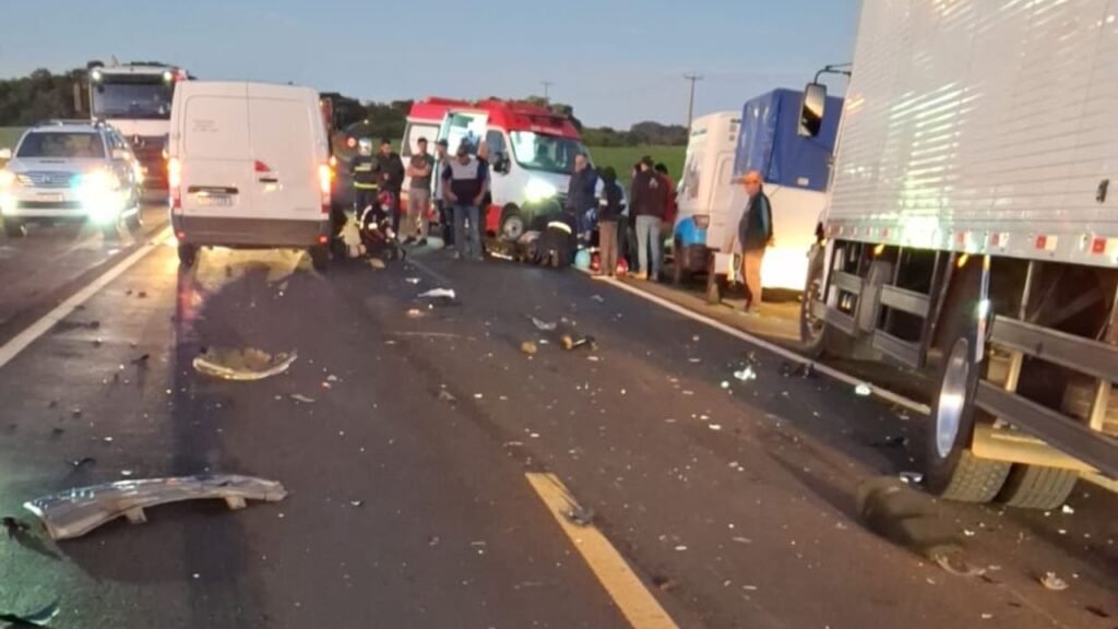 Motociclista e garupa morrem em acidente na BR-373, em Candói. Foto: Divulgação/ Corpo de Bombeiros