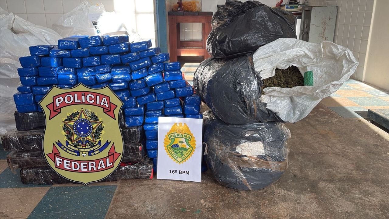 Mais de 106 quilos de maconha e skank foram apreendidos durante uma operação conjunta na BR-277, em Guarapuava. Foto: Divulgação/ Polícia Federal