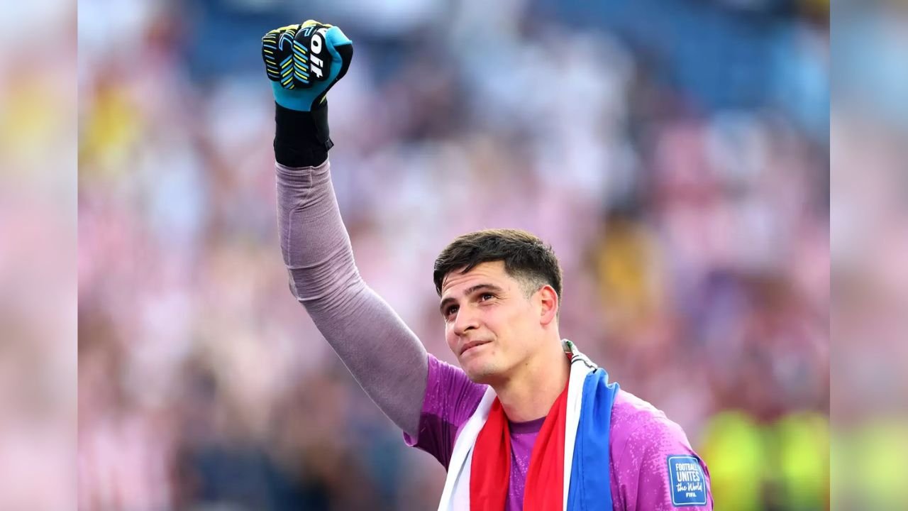 Orlando Gill comemora após defender dois pênaltis contra a Alemanha e garantir a classificação do Paraguai às quartas de final da Copa do Mundo. Foto: Robert Cianflone/Getty Images / Esporte News Mundo