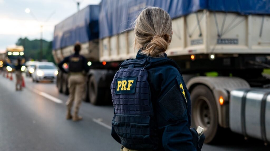 Levantamento da PRF aponta redução nos acidentes e nas mortes nas rodovias federais da região de Guarapuava, além de grandes apreensões de drogas e cigarros ilegais. Foto: Divulgação/ PRF