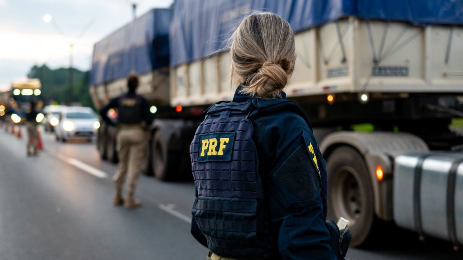 Levantamento da PRF aponta redução nos acidentes e nas mortes nas rodovias federais da região de Guarapuava, além de grandes apreensões de drogas e cigarros ilegais. Foto: Divulgação/ PRF