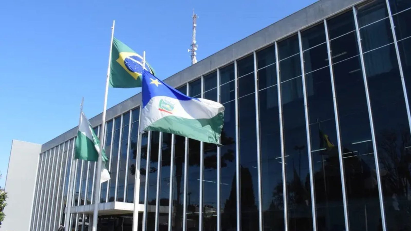 Prefeitura de Guarapuava realiza o pagamento da primeira parcela do 13º salário dos servidores municipais. Foto: Divulgação/ Prefeitura de Guarapuava