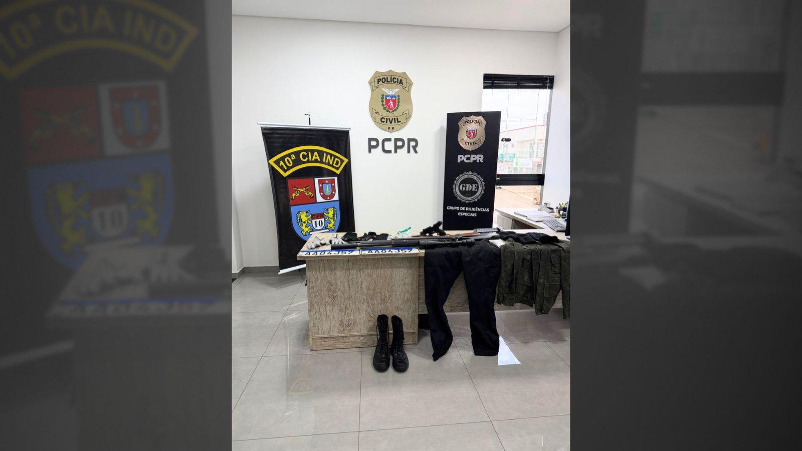 Armas e materiais apreendidos durante operação em Laranjeiras do Sul. Foto: Divulgação/ PCPR