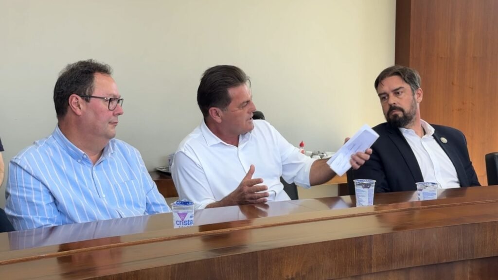 Prefeitura apresentou nesta terça-feira (18) o Acelera Guarapuava, projeto que prevê incentivos a empresas conforme geração de empregos, investimentos e outros critérios. Foto: Cleo Ferreira/ Atento News