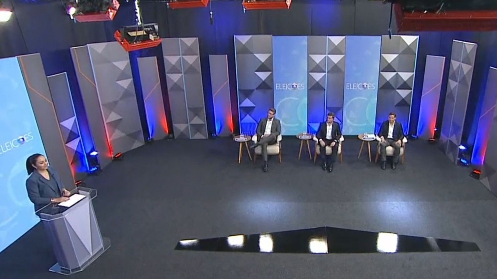 Candidatos ao Governo do Paraná participam de debate promovido pela RPC, em Curitiba, na noite desta terça-feira (29). Foto: Reprodução/RPC