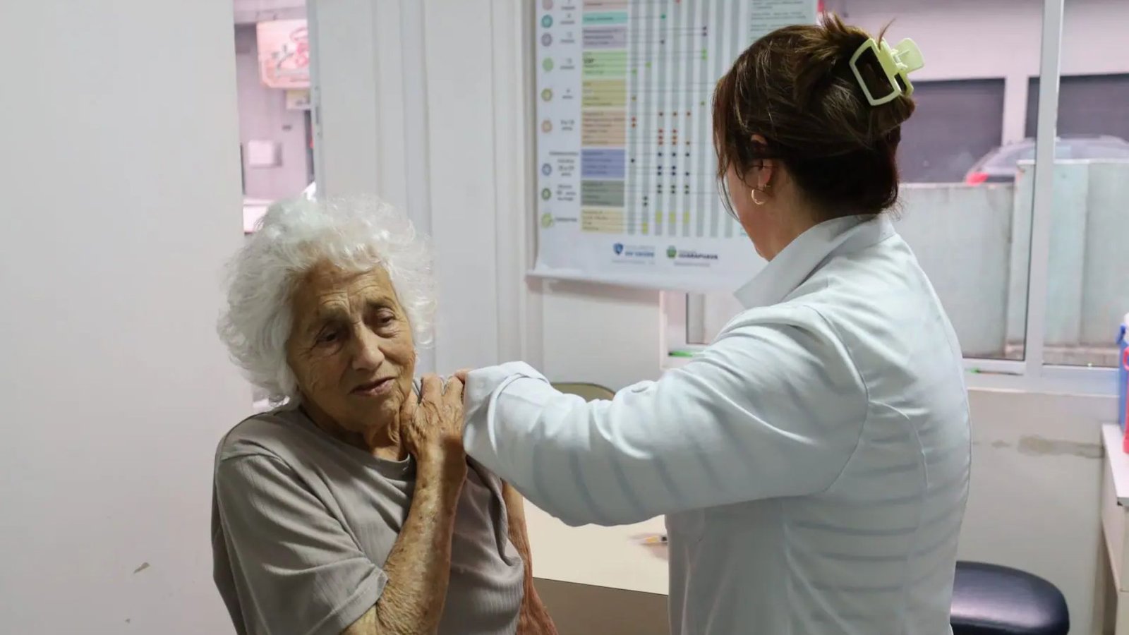 Pneumo 20 está disponível para pessoas com 85 anos ou mais nas UBSs com sala de vacina ativa e no Centro Municipal de Imunização. Foto: Divulgação/ Prefeitura de Guarapuava