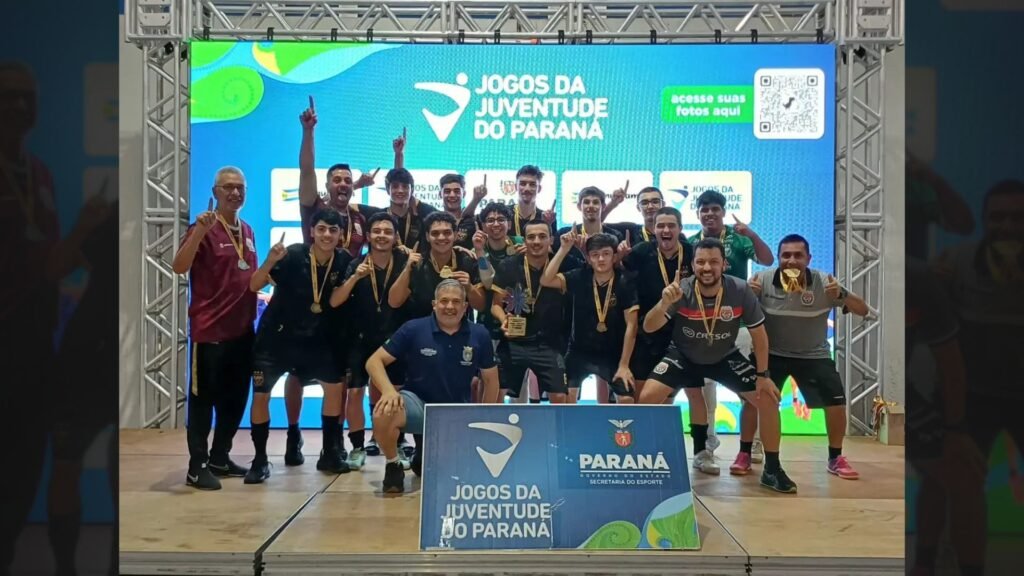Equipe feminina de voleibol de Guarapuava, vice-campeã da Série Ouro dos Jogos da Juventude do Paraná. Foto: Divulgação/ Prefeitura de Guarapuava