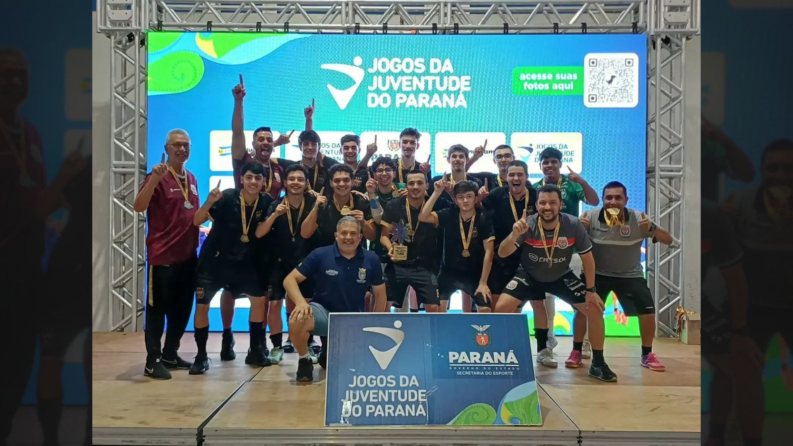 Equipe feminina de voleibol de Guarapuava, vice-campeã da Série Ouro dos Jogos da Juventude do Paraná. Foto: Divulgação/ Prefeitura de Guarapuava