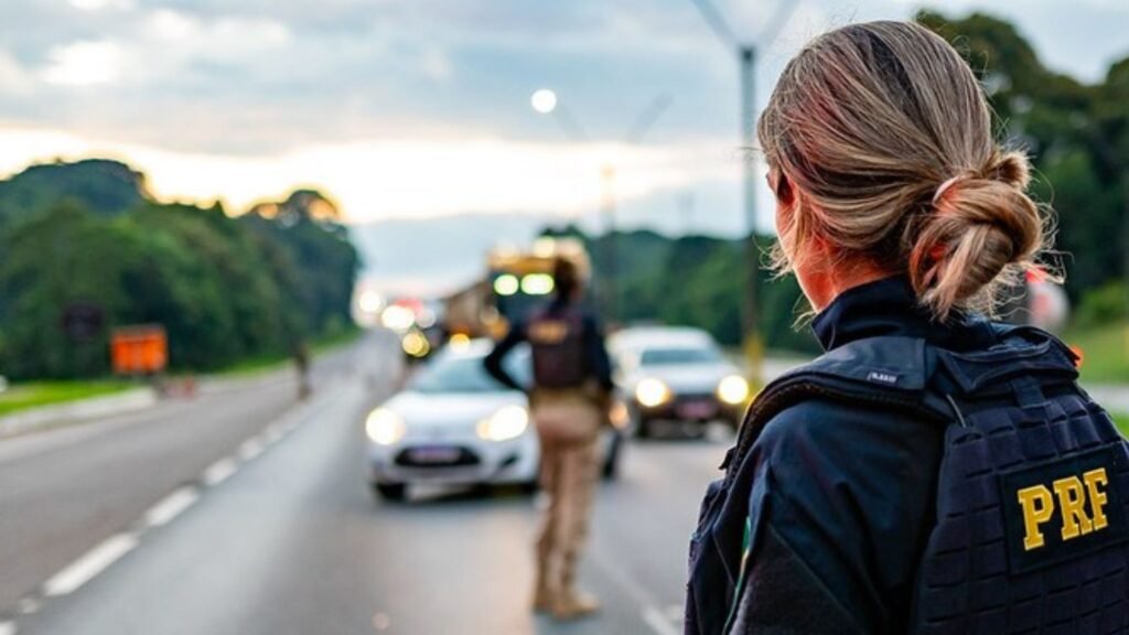 Motoristas devem ficar atentos a bloqueios temporários na BR-277, próximo a Irati, e a restrições em rodovias estaduais da região de Guarapuava durante o feriado de Finados. Foto: Ilustrativa/ Divulgação PRF